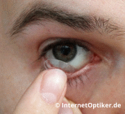 Kontaktlinsen einsetzen leicht gemacht: Anleitung mit Bildern